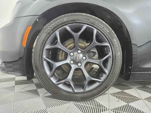 Used 2019 Chrysler 300 S RWD image 12