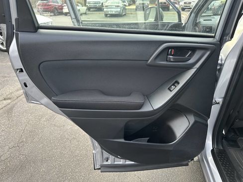 Used 2014 Subaru Forester 2.5i image 12
