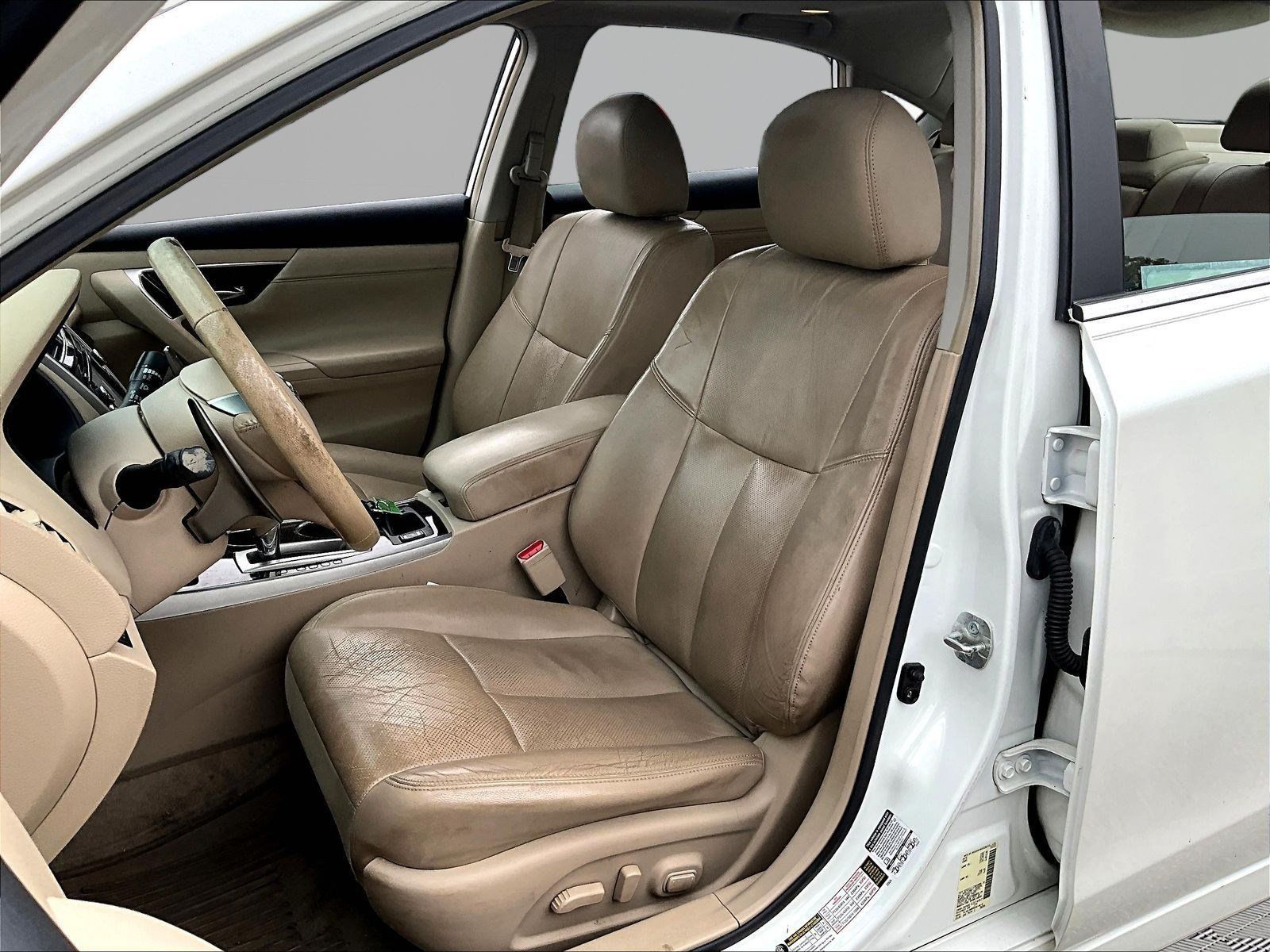 Used 2013 Nissan Altima 3.5 SL w/ Technology Pkg FWD image 21