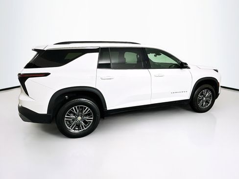 Used 2025 Chevrolet Traverse LT image 10
