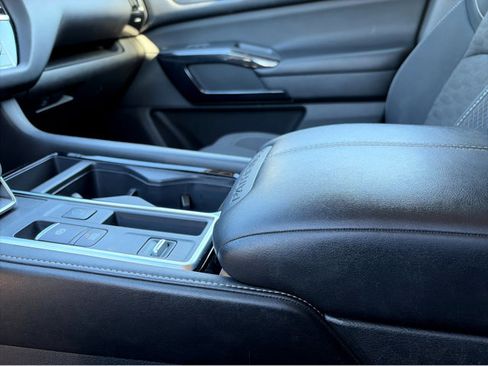 Certified 2024 Nissan Pathfinder SV image 8