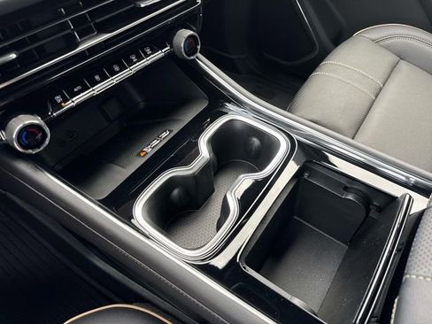 New 2026 Chevrolet Traverse High Country w/ LPO, Floor Liner Package FWD image 28