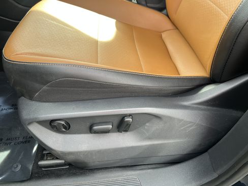 Used 2018 Volkswagen Tiguan SE AWD/4WD image 14