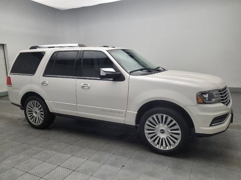 Used 2017 Lincoln Navigator Reserve image 11