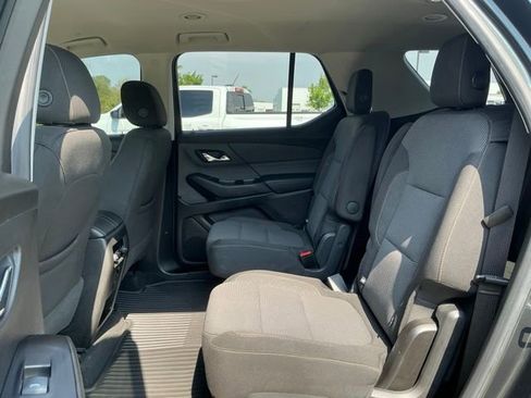 Used 2018 Chevrolet Traverse LT FWD image 34