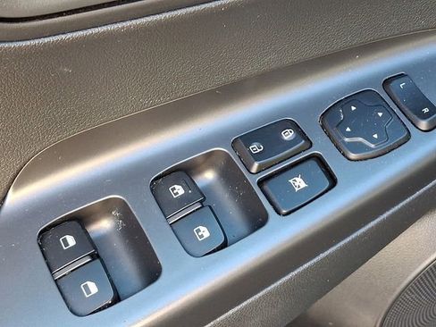 Used 2018 Hyundai Kona SEL w/ SEL Tech Package 02 image 15