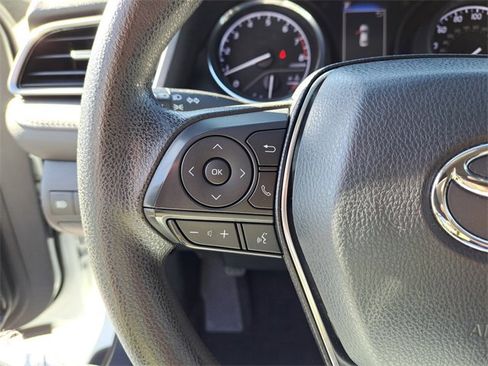 Used 2020 Toyota Camry LE image 22