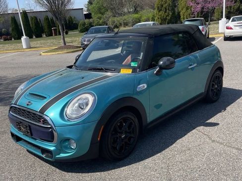 Used 2018 MINI Cooper S image 1