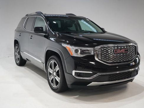Used 2017 GMC Acadia Denali w/ Technology Package AWD/4WD image 1