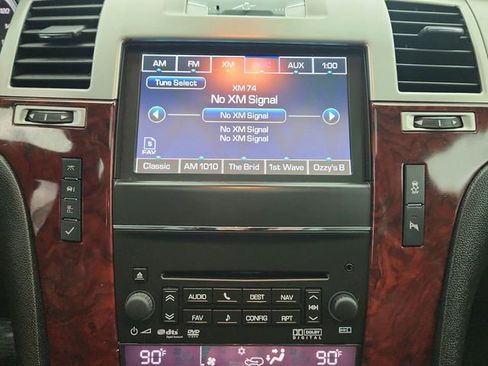 Used 2014 Cadillac Escalade Premium image 16