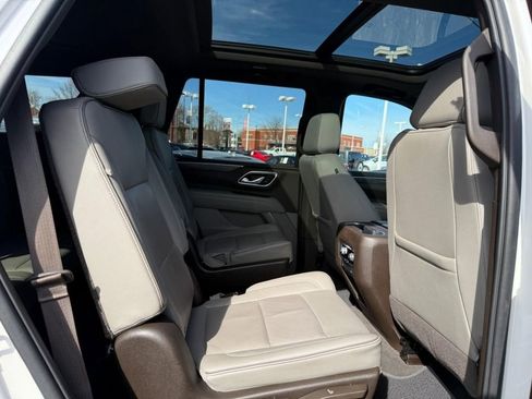 Used 2021 GMC Yukon SLT w/ SLT Luxury Plus Package image 11