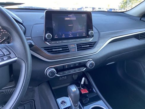 Used 2024 Nissan Altima 2.5 SV image 22