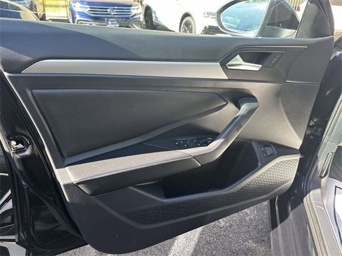 Certified 2022 Volkswagen Jetta S image 10