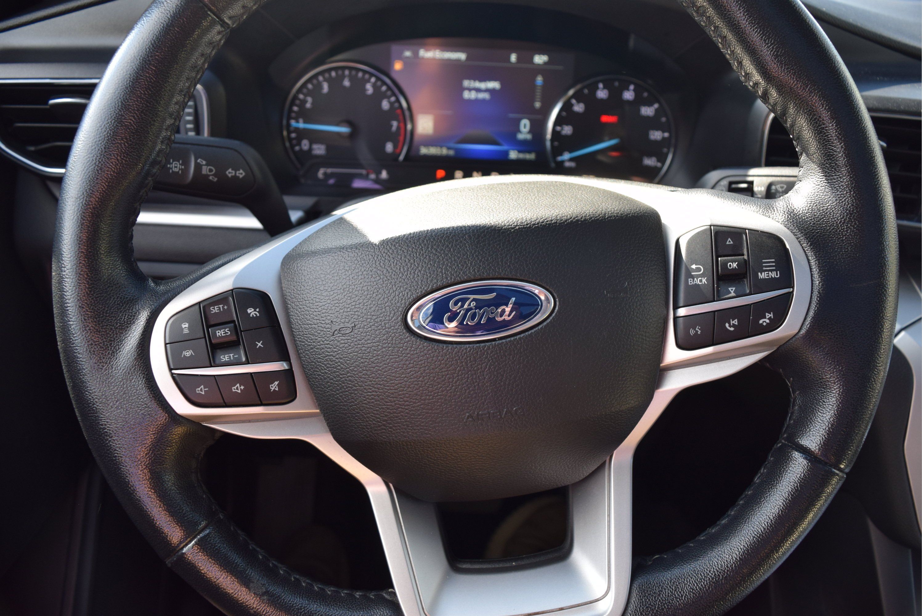 Used 2022 Ford Explorer XLT w/ Equipment Group 202A AWD/4WD image 13