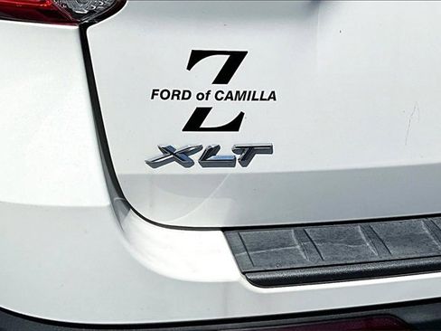 Certified 2022 Ford Explorer XLT w/ Equipment Group 202A image 8