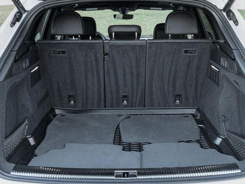 Certified 2025 Audi SQ5 Premium Plus image 28