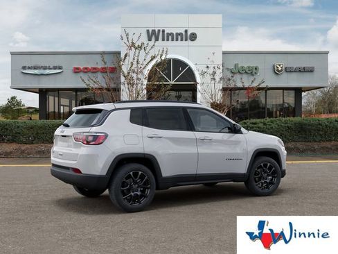 New 2026 Jeep Compass Latitude image 4