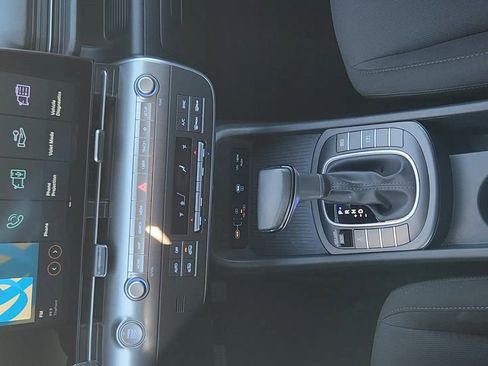 Used 2025 Hyundai Kona SEL image 15