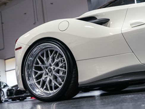 Used 2016 Ferrari 488 GTB RWD image 19