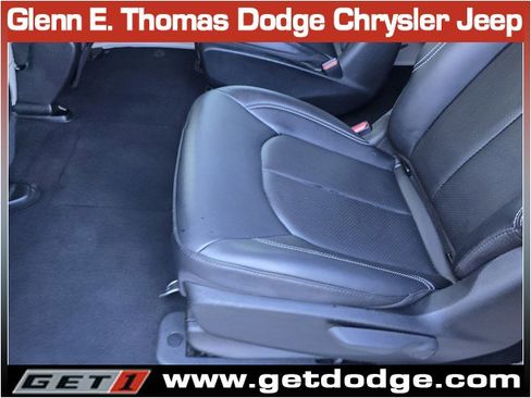 Used 2024 Chrysler Pacifica Select image 26