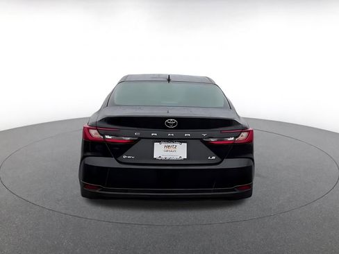 Used 2025 Toyota Camry LE image 12