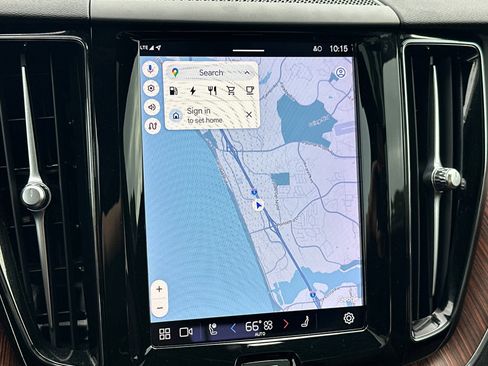 Certified 2023 Volvo XC60 T8 Plus image 23