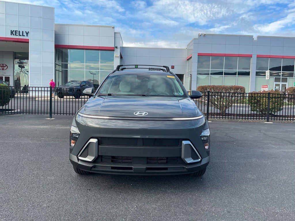 Certified 2025 Hyundai Kona SEL AWD/4WD image 2