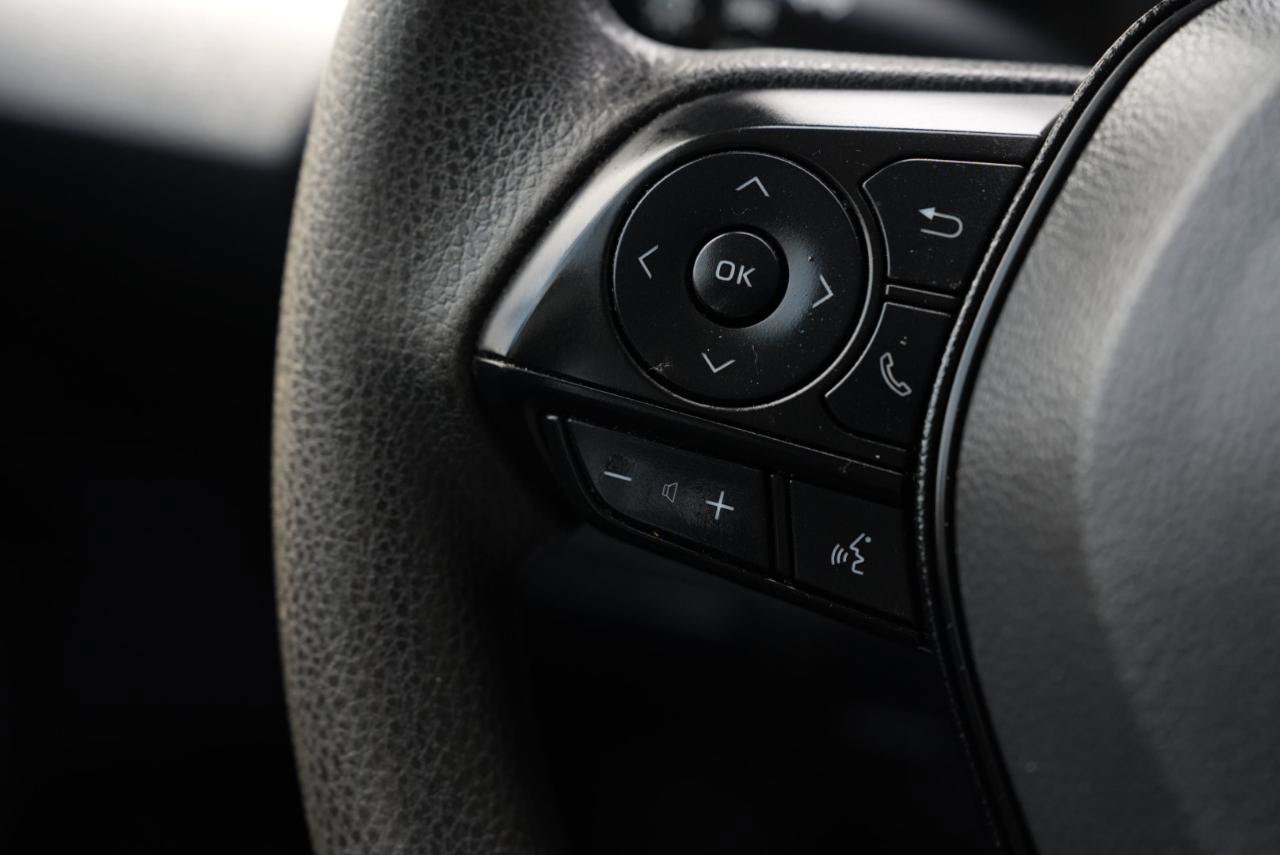 Used 2020 Toyota Corolla LE FWD image 17
