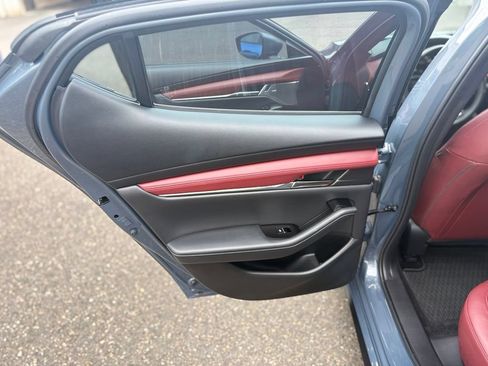 Used 2019 MAZDA MAZDA3 AWD Hatchback w/ Premium Pkg image 11