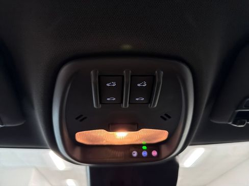 New 2026 Chevrolet Trax RS w/ Sunroof Package FWD image 17