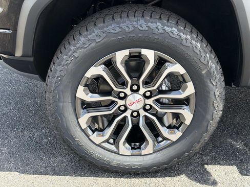 New 2026 GMC Canyon Denali AWD/4WD image 10