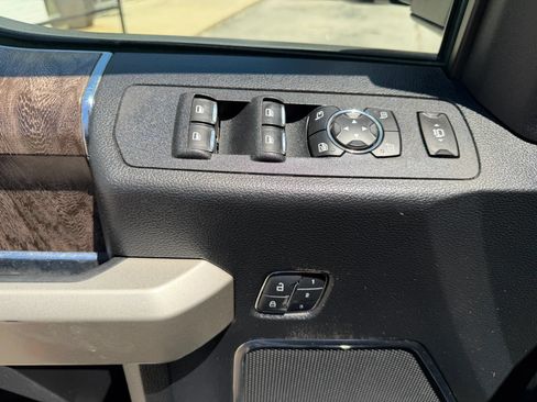 Used 2017 Ford F250 Lariat w/ Chrome Package AWD/4WD image 21