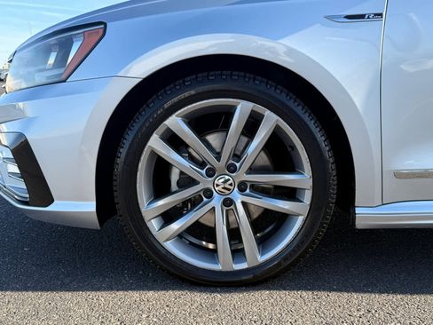 Used 2017 Volkswagen Passat 1.8T R-Line image 10