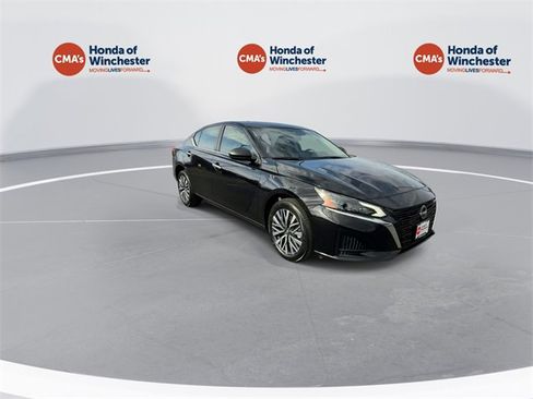 Used 2024 Nissan Altima 2.5 SV image 2