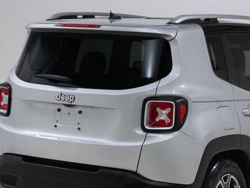 Used 2017 Jeep Renegade Limited image 14