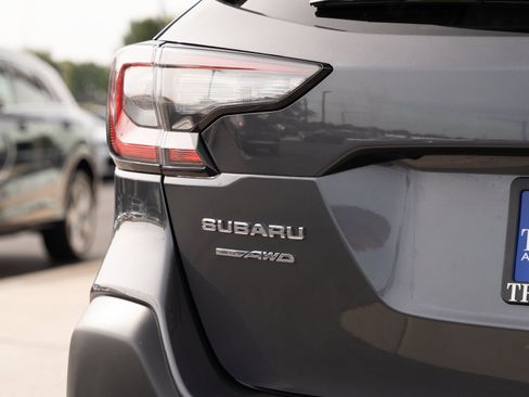 Used 2025 Subaru Outback Limited AWD/4WD image 24