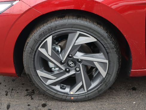 Certified 2025 Hyundai Elantra SEL w/ Cargo Package image 4