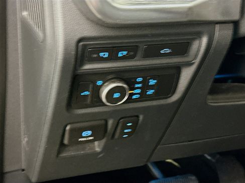 Used 2022 Ford F150 Lariat AWD/4WD image 17