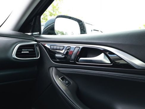 Used 2019 INFINITI QX30 w/ Cargo Package FWD image 30