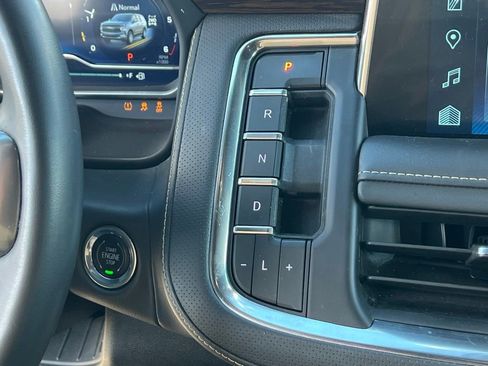 Certified 2023 Chevrolet Suburban Premier AWD/4WD image 31