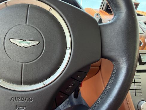 Used 2006 Aston Martin DB9 Volante RWD image 27