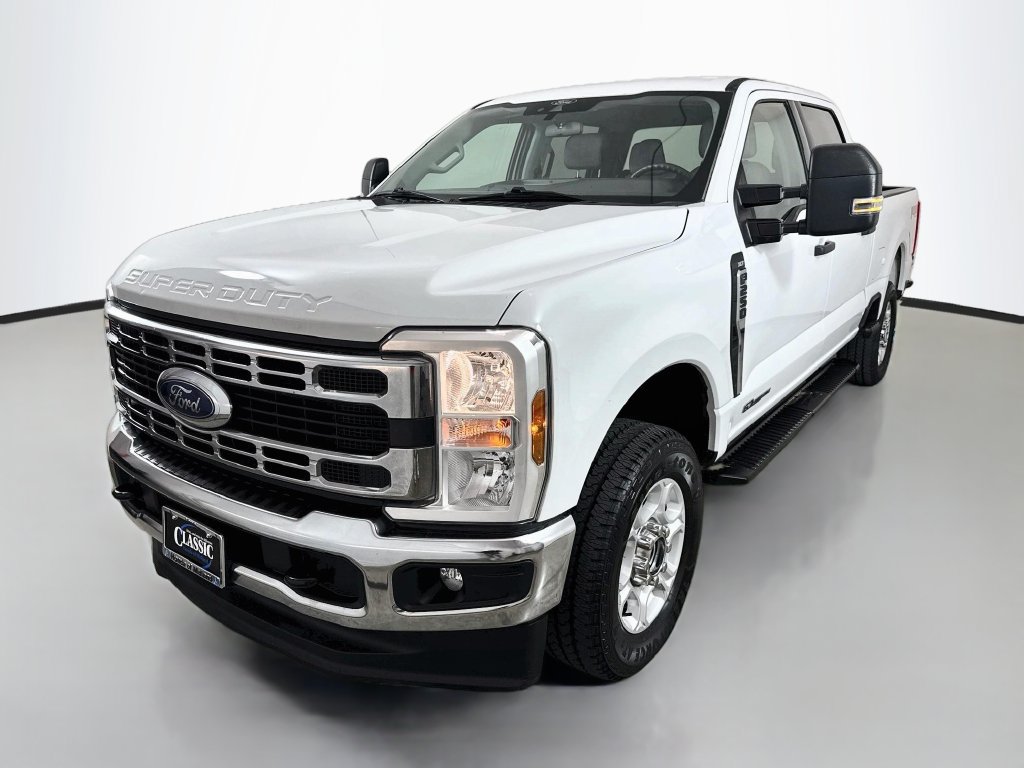 Used 2025 Ford F250 XLT w/ FX4 Off-Road Package AWD/4WD image 3