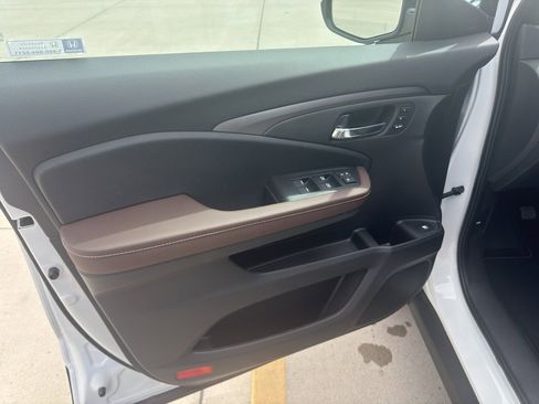 New 2025 Honda Ridgeline RTL+ image 9