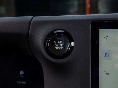 Used 2025 Lexus GX 550 image 23