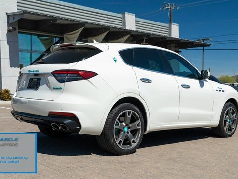 Used 2023 Maserati Levante Modena image 8