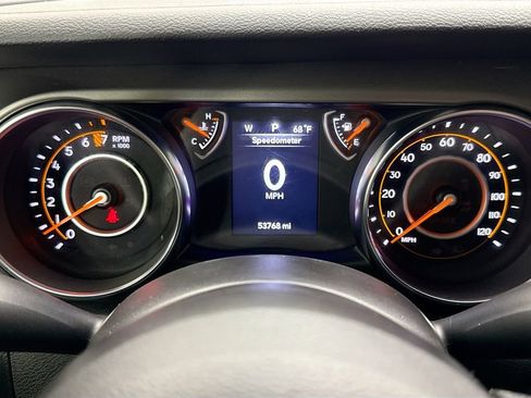 Used 2021 Jeep Gladiator Sport image 32