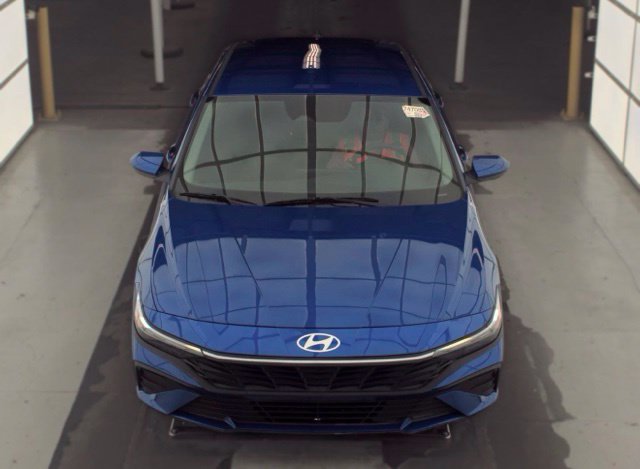 Certified 2026 Hyundai Elantra SE FWD image 2