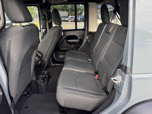 Used 2025 Jeep Wrangler Sport S image 13