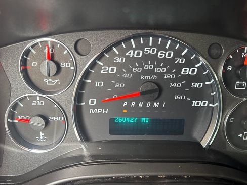 Used 2020 Chevrolet Express 2500 2500 3dr Extended Cargo Van w/ Safety Package image 11