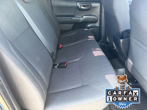 Used 2018 Toyota Tacoma TRD Off-Road w/ Technology Package image 14